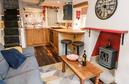 Peak District Cottage | WINSLADE, pet friendly, character holiday cottage in Bradwell