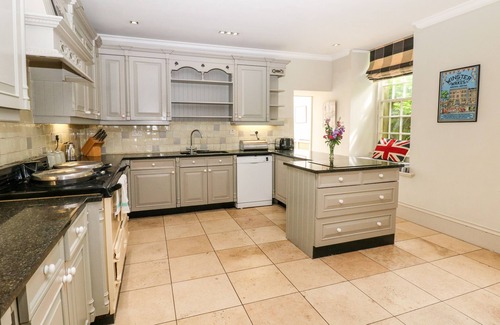 Winster Cottage | WINSTER HALL, pet friendly, luxury holiday cottage in Winster