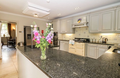 Winster Cottage | WINSTER HALL, pet friendly, luxury holiday cottage in Winster