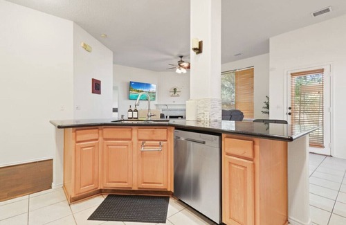 Cinco Ranch House | Winter Cozy Stay: Family & Corporate Friendly