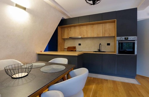 Kasidoli Cottage | Winter House TT - Modern Two Bedroom Cottage