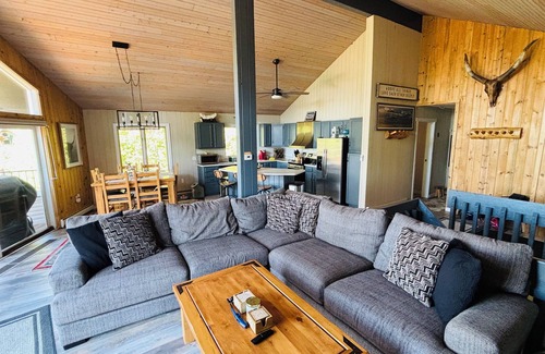 Winter Park Highlands House | WinterPark Chalet-3br/2ba. 2decks/hottub/mtn views. Skiing/Hiking/Biking nearby.