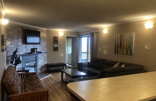 Ghent Apartment | Winterplace Condo E306