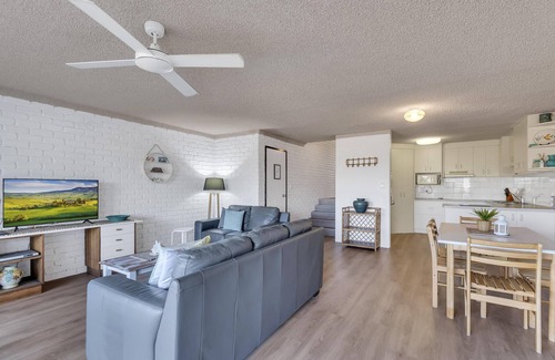 North Creek Apartment | Wintersview 2 - Beach Frontage Apartment