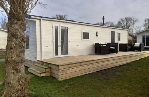 Hippolytushoef House | Wiringherlant by Interhome