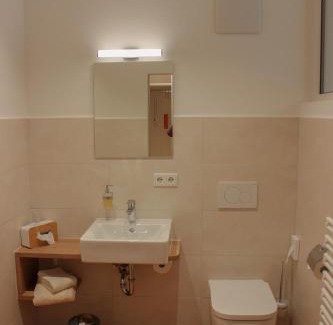 Eching Bed & Breakfast | Wirtsberg Pension & Cafe
