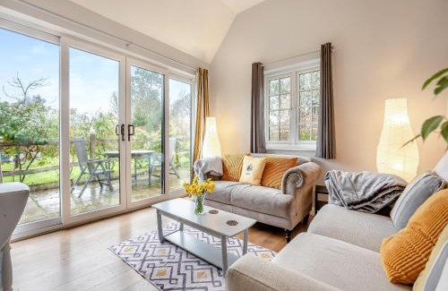 Upper Dicker House | Wisteria Cottage