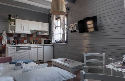 Ostarski Stanovi Apartment | With a breathtaking view, rest in the heart of nature, located next to Plitvice!