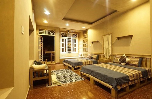 Cao Bang House | With city views, Sa's home is set in Cao Bằng and has free WiFi