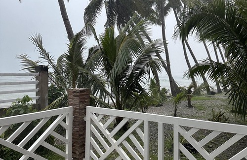Bouvet Island House | with magnificent Beach view and sunsets at Busaran, Sablayan, Occ. Mindoro