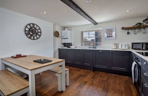 Sheffield City Centre Apartment | With Parking -Historic-Charm,City Centre-Modern Comfort