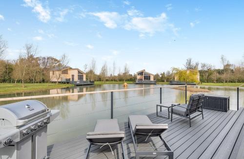 Frampton Resort | Woad Mill Lakeside Lodges