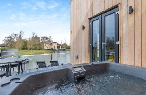Frampton Resort | Woad Mill Lakeside Lodges