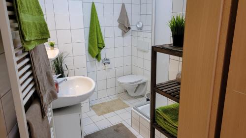 Oberhof Apartment | Wohlfühl-Ferienwohnung mit Tiefgarage im Grünen