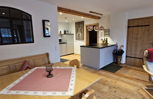 Steingaden Apartment | Wohlfühl-oase: Ferienwohnung Bergzeit im Fuchsbau in Urspring-steingaden, Ländli