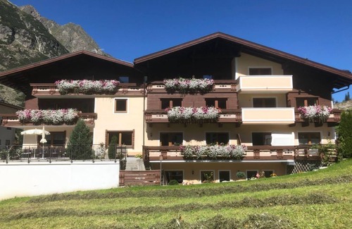 Mandarfen House | Wohlfühlzimmer Rifflsee Komfort - Hotel Garni Rifflsee
