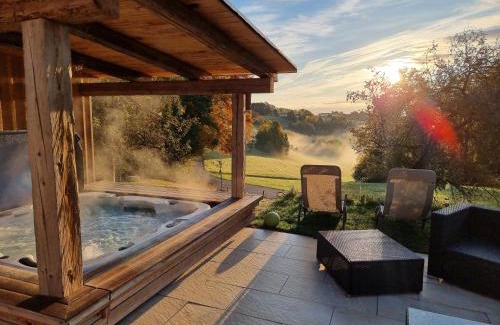 Sankt Margarethen an der Raab Apartment | Wohlfuehloase am Trausdorfberg mit Sauna/Whirlpool