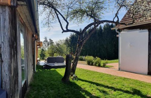 Sankt Margarethen an der Raab Apartment | Wohlfuehloase am Trausdorfberg mit Sauna/Whirlpool
