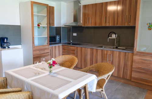 Strobl Apartment | Wohnung Garten 1 Seeblick by Interhome