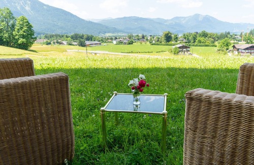 Strobl Apartment | Wohnung Garten 1 Seeblick by Interhome