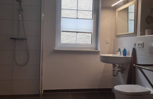 Frohnau Apartment | Wohnung mit 2 Schlafzimmer Zentral Gelegen in Hohen Neuendorf