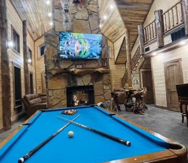 Broken Bow House | Wolf Creek Luxury Cabin