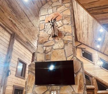 Broken Bow House | Wolf Creek Luxury Cabin