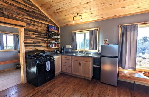 La Sal Cabin | Wolf Springs Ranch, Cabin 7