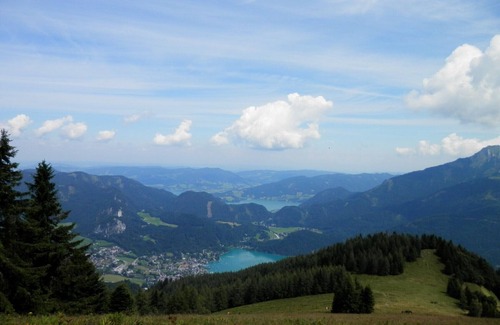 Strobl Apartment | WOLFGANGSEE, center, near the lake, jacuzzi, dog-friendly, SKY-TV,