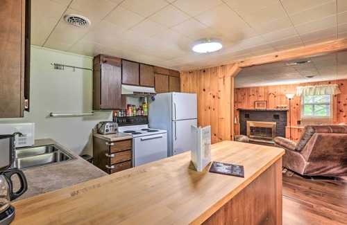 Baldwin Cabin | Wolfs River Retreat w/Yard & River Access!