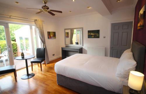 Bramcote House | Wollaton Park Hideaway