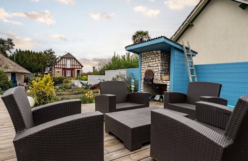 Merville-Franceville-Plage House | Wonderful private villa for 10 people with WIFI, TV, terrace, pets allowed and parking