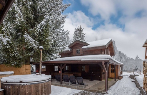 Dolni Branna House | Wonderful private villa for 8 guests with WIFI, hot tub, TV, terrace, pets allowed and parking
