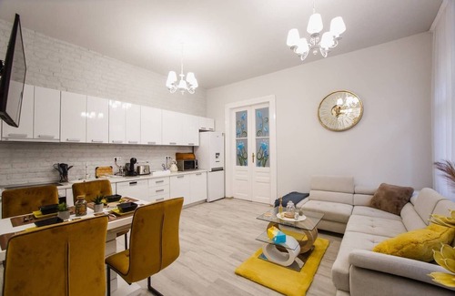 Oradea Apartment | Wonderful 2 bedroom Central Apartment