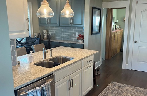 Gypsum House | Wonderful 3-bedroom house in Catawba Island with great views.