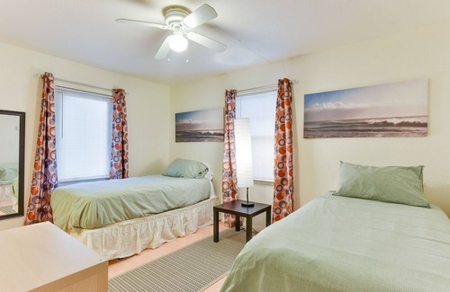 East MLK House | Wonderful 3 Bedroom House, Super Close to Sxsw & Downtown