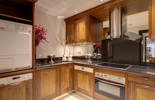 Belgravia House | Wonderful 5 Bedroom Home in Lower Belgrave Street