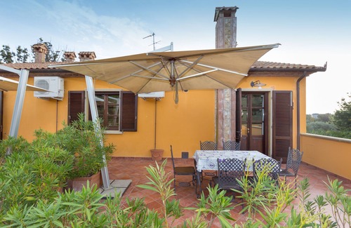 Rosignano Marittimo Apartment | Wonderful 58 sqm apartment with pool in the countryside just 3km from the beach