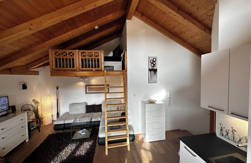 Edling Apartment | wonderful apartment with connection to public transportation to Munich