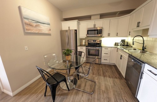 Crescent Heights Apartment | Wonderful Condo, Free Parking, Wi-Fi, Gym, & MORE