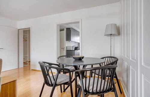 Hard Apartment | Wonderful Hard 1BR w/Shared W/D, 2 min to Groceries, by Blueground