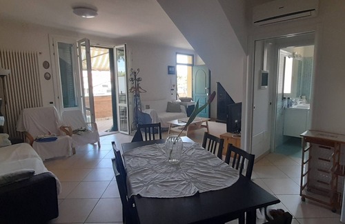 Pinarella House | Wonderful large house for large groups 15' from the sea. Pets allowed.