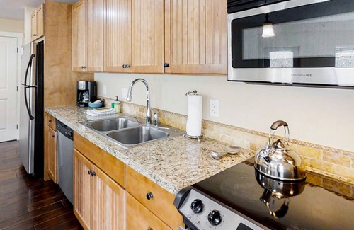 Silvercreek Condo | Wonderful mountain view home w/free WiFi, shared outdoor heated pool & hot tub