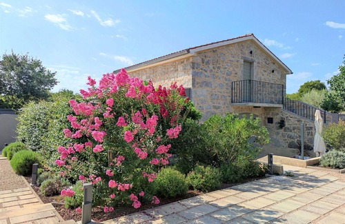 Nenadici House | Wonderful private villa for 6 people with WIFI, A/C, private pool, TV, patio and parking
