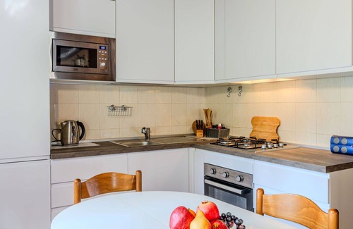 Claino Con Osteno House | Wonderful private villa for 4 people with WIFI, TV, patio, pets allowed, panoramic view and park.