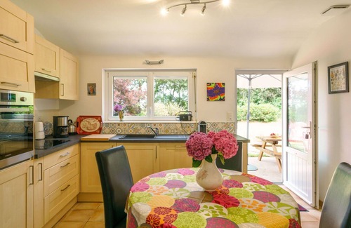 Plovan House | Wonderful private villa for 4 people with WIFI, TV, terrace, pets allowed and parking
