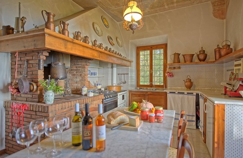 Montecatini Val di Cecina Villa | Wonderful private villa with WIFI, private pool, TV, pets allowed, panoramic view and parking