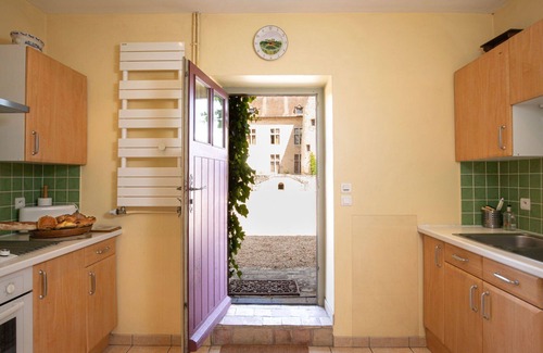 La Tagniere House | Wonderful private villa for 8 people with WIFI, pool, TV, patio, pets allowed and parking