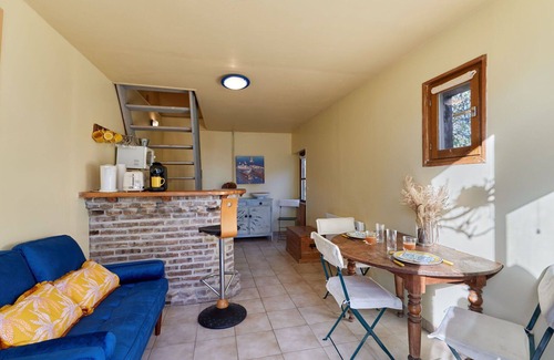 Vatteville La Rue House | Wonderful private villa for 9 guests with private pool, WIFI, TV, pets allowed and parking