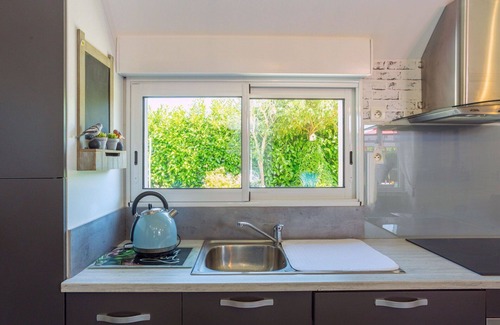 Champeaux House | Wonderful private villa for 4 guests with TV, terrace and parking